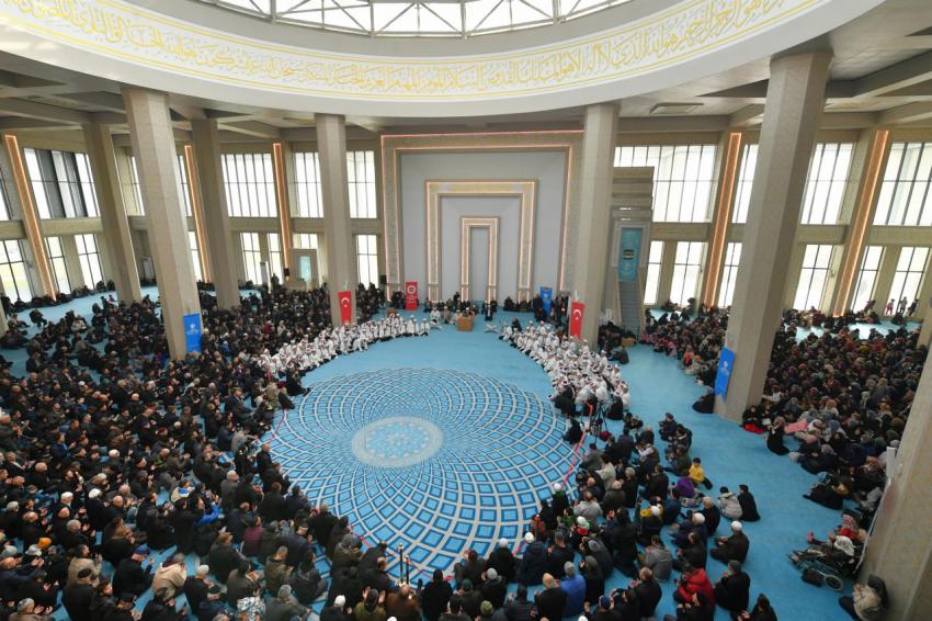 Yücel Yılmaz, genç hafızların coşkusuna ortak oldu