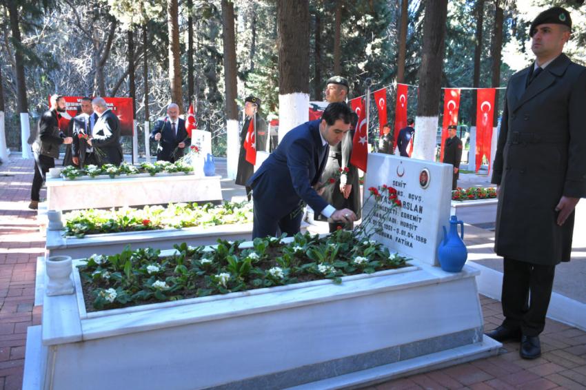 MUHAMMED VURMAZ’DAN ŞEHİTLİK ZİYARETİ