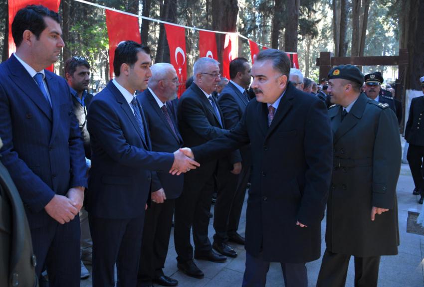 MUHAMMED VURMAZ’DAN ŞEHİTLİK ZİYARETİ