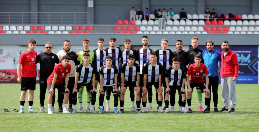 BURHANİYE BELEDİYESPOR U-18 TAKIMI TÜRKİYE ŞAMPİYONASI'NA HAZIR