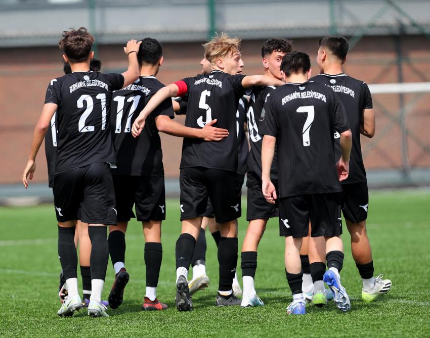 BURHANİYE BELEDİYESPOR U-18 TAKIMI TÜRKİYE ŞAMPİYONASI'NA HAZIR