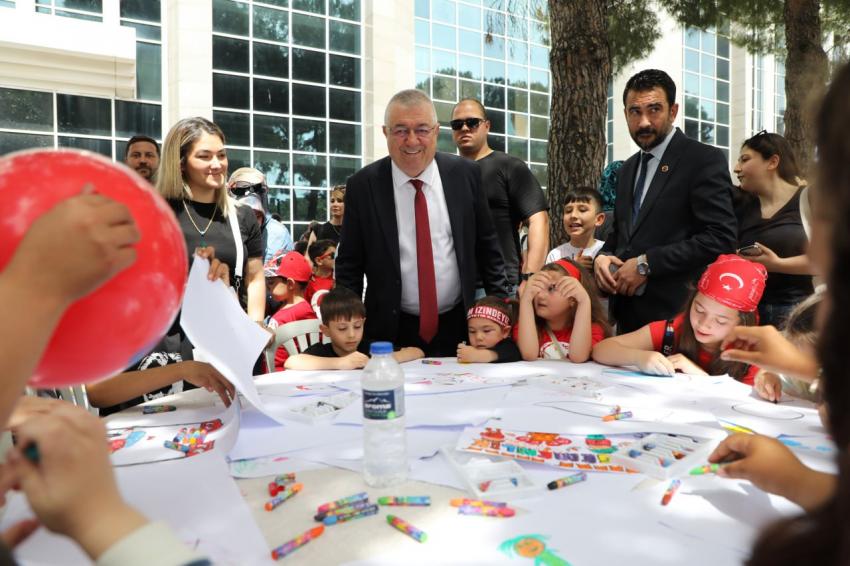 Başkan Ertaş, çocukların bayram coşkusuna ortak oldu