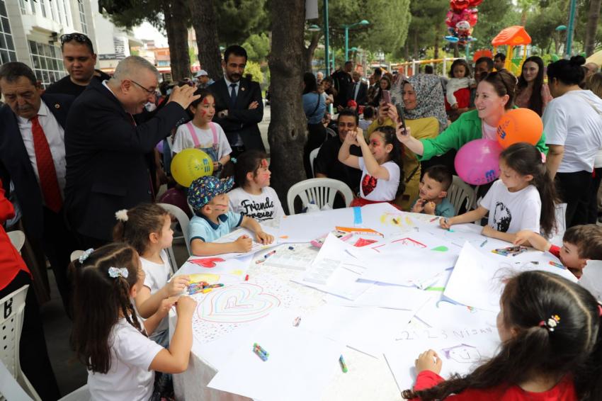 Başkan Ertaş, çocukların bayram coşkusuna ortak oldu