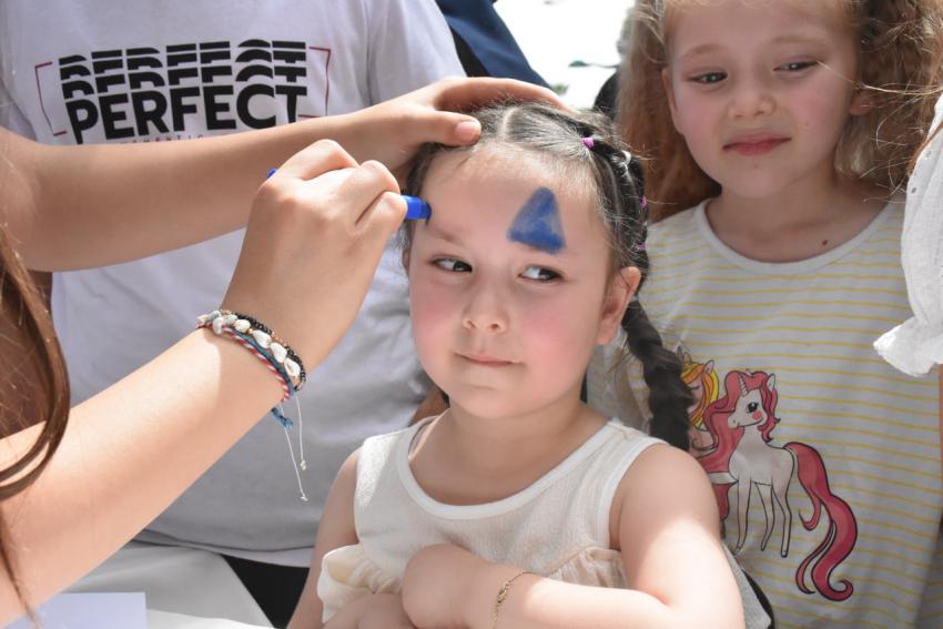 Başkan Ertaş, çocukların bayram coşkusuna ortak oldu