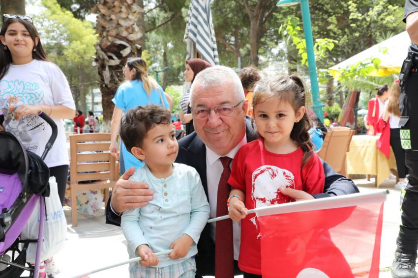 Başkan Ertaş, çocukların bayram coşkusuna ortak oldu