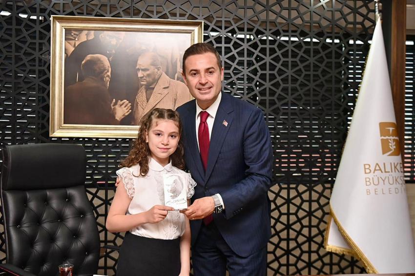 Atatürk’ün çocukları, Başkanlık makamına oturdu