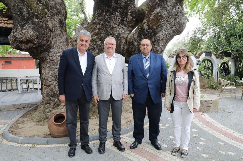 Edremit ve Batı Lesvos Belediyeleri kardeş şehir olma yolunda