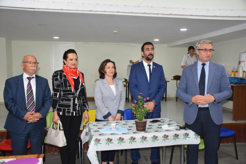 Edremit Belediyesi Anneler Günü'nde anne ve çocukları buluşturdu