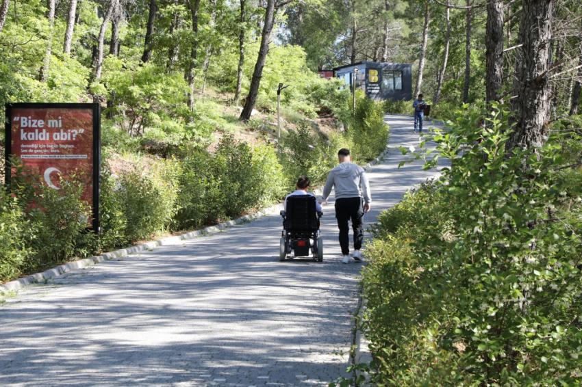 Başkan Ertaş, engelli öğrencinin dileğini gerçekleştirdi