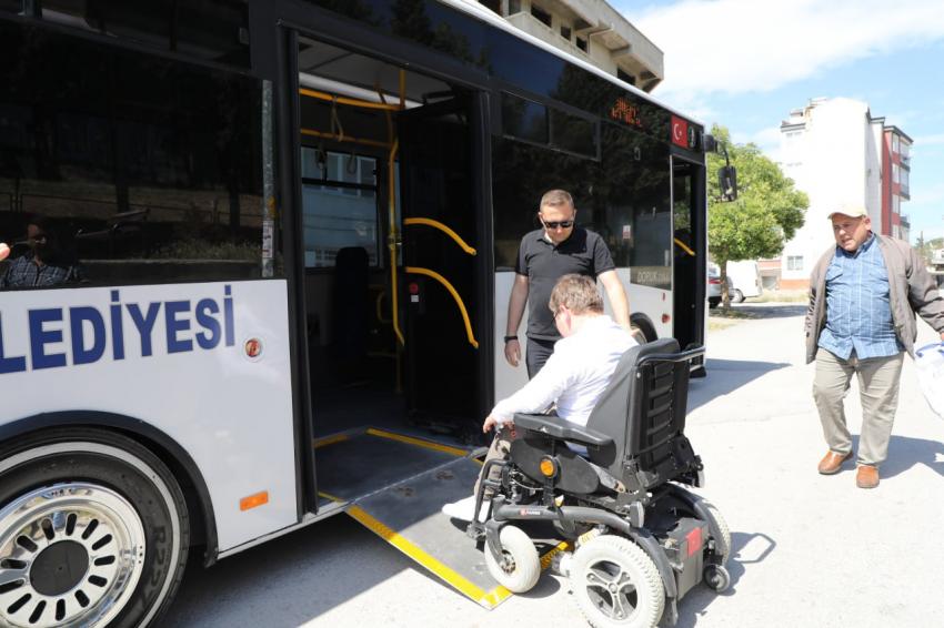 Başkan Ertaş, engelli öğrencinin dileğini gerçekleştirdi