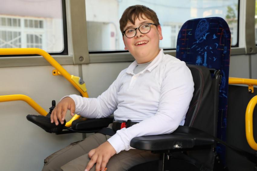 Başkan Ertaş, engelli öğrencinin dileğini gerçekleştirdi