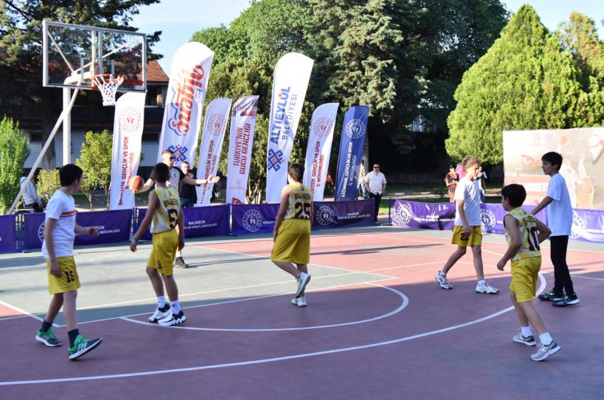 19 Mayıs heyecanı Altıeylül’de yaşanacak