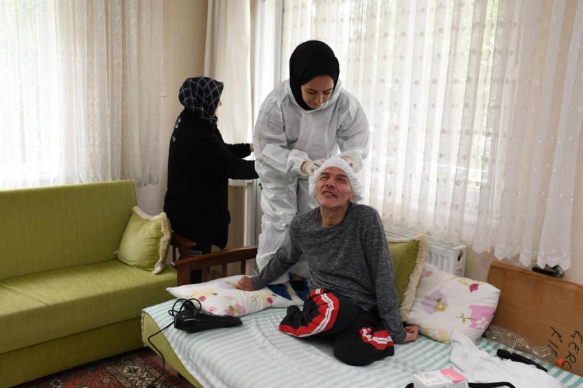 Büyükşehir, özel gereksinimli bireylerin bakımını gerçekleştiriyor