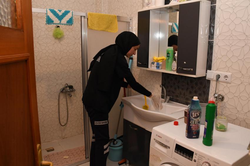 Büyükşehir, özel gereksinimli bireylerin bakımını gerçekleştiriyor