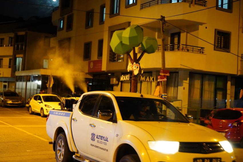 81 Kırsal 13 Merkez mahalle ekipler tarafından ilaçlanıyor