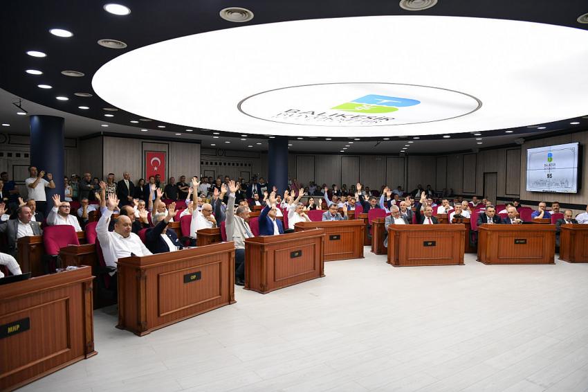 Ahmet Akın, personelinin arkasında durdu!