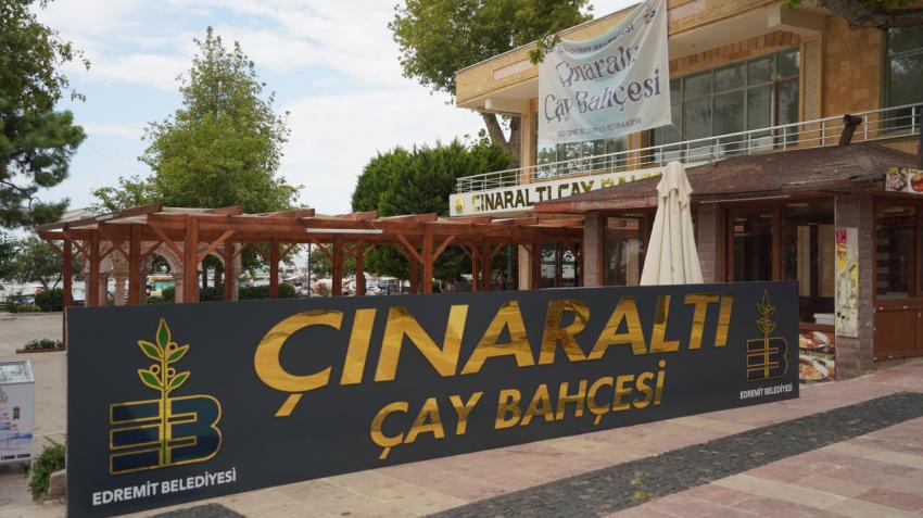  Altınoluk'un Tarihi Çınaraltı Çay Bahçesi yeniden açılıyor!