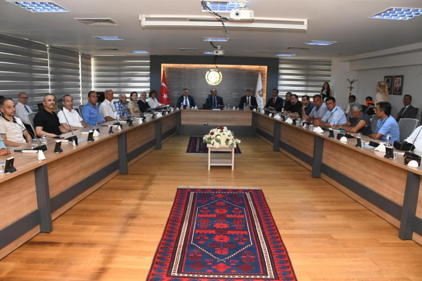 BASKİ; muhtarlarla, mahallelerin su problemini görüşüyor