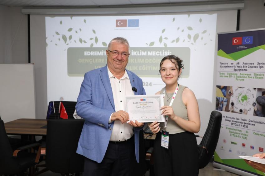 Edremit’te gençler iklim değişikliğine karşı harekete geçiyor