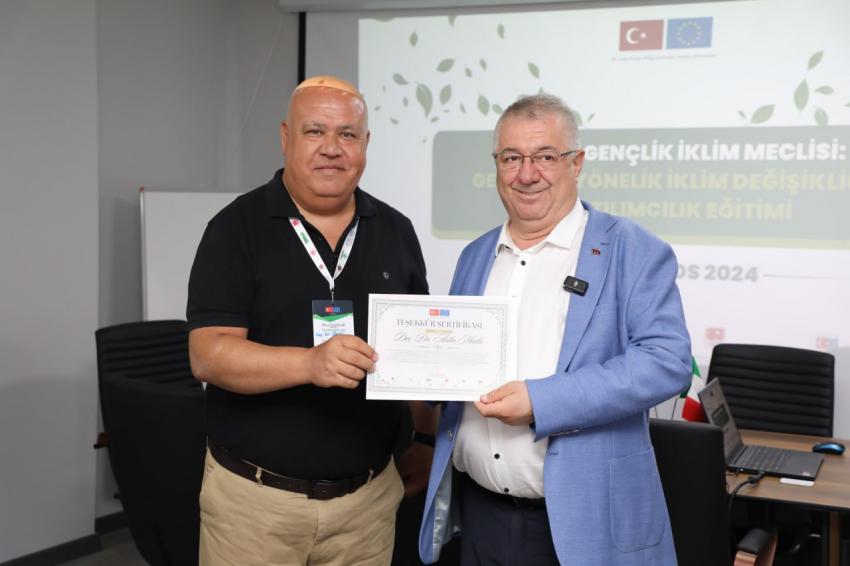 Edremit’te gençler iklim değişikliğine karşı harekete geçiyor