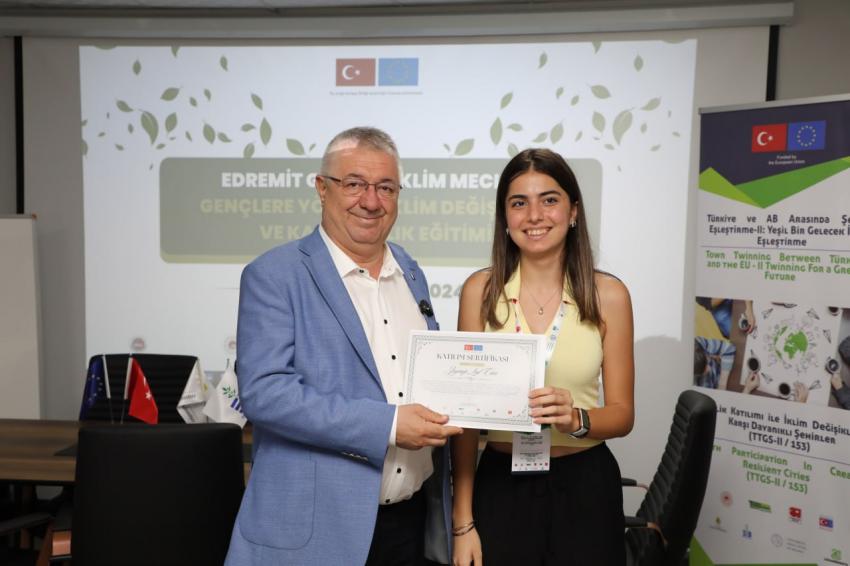 Edremit’te gençler iklim değişikliğine karşı harekete geçiyor