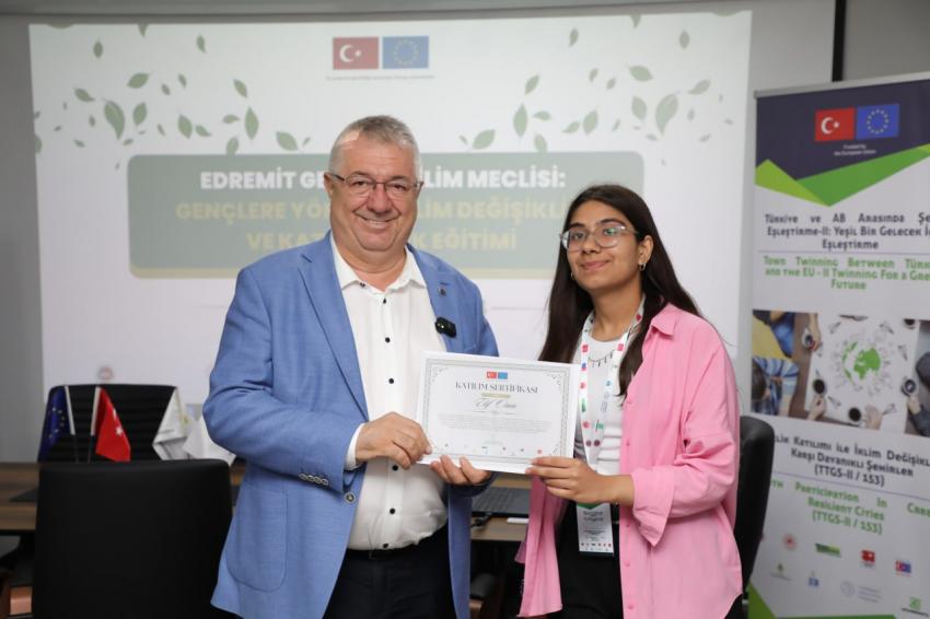 Edremit’te gençler iklim değişikliğine karşı harekete geçiyor