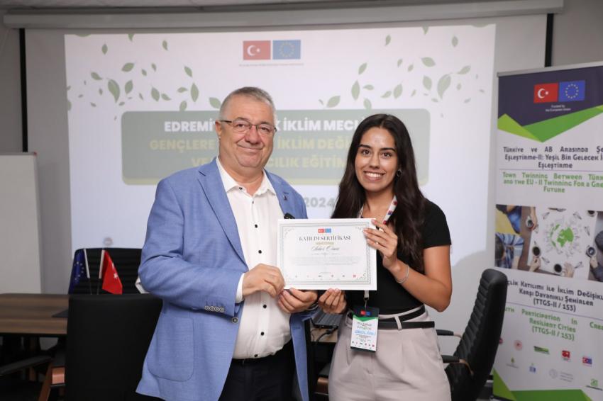 Edremit’te gençler iklim değişikliğine karşı harekete geçiyor