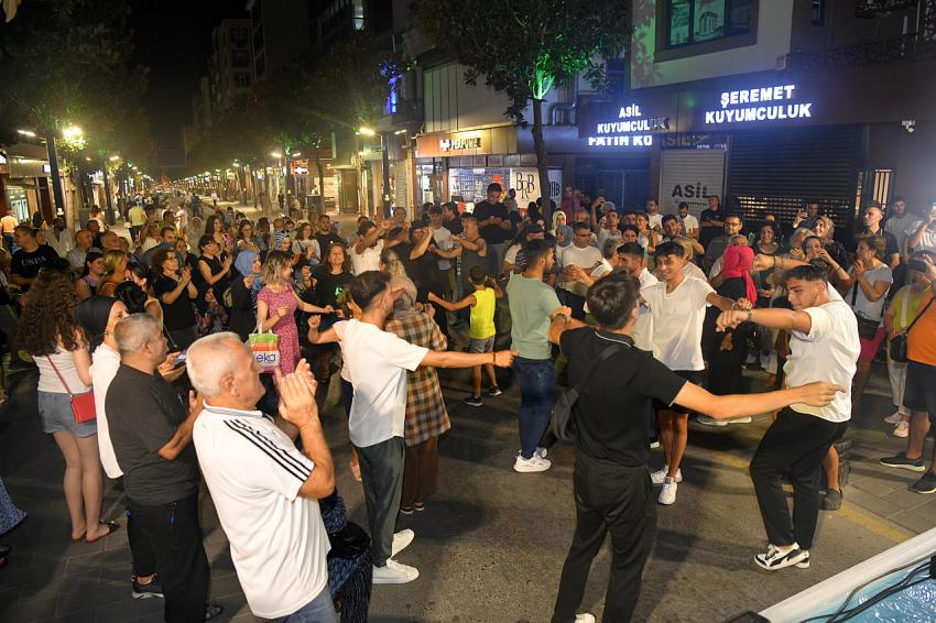 Balıkesirliler, Milli Kuvvetler’in hafta sonu kapanmasına ‘evet’ dedi