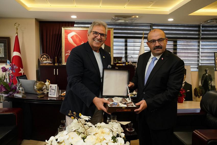 Balıkesir Valisi ve Bandırma Kaymakamı’ndan Bandırma Belediyesi’ne Ziyaret