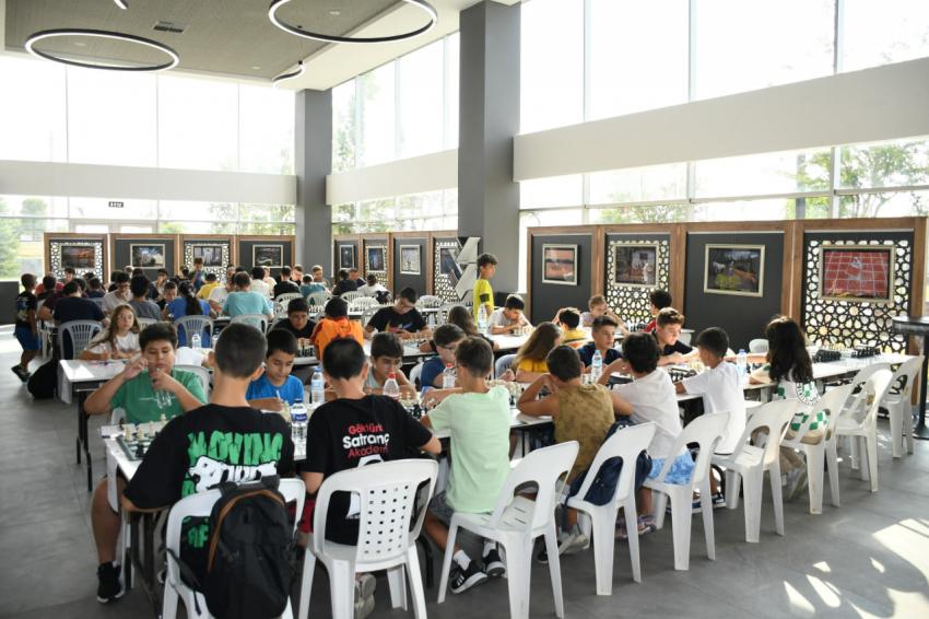 Büyükşehir, satranç tutkunlarını Balıkesir’de bir araya getirdi