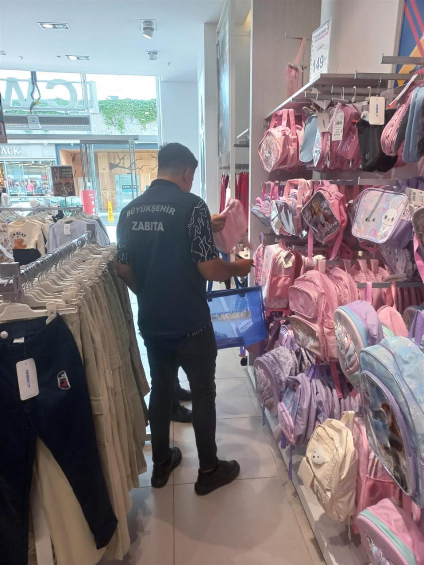Büyükşehir Zabıtasından okul alışverişi mesaisi