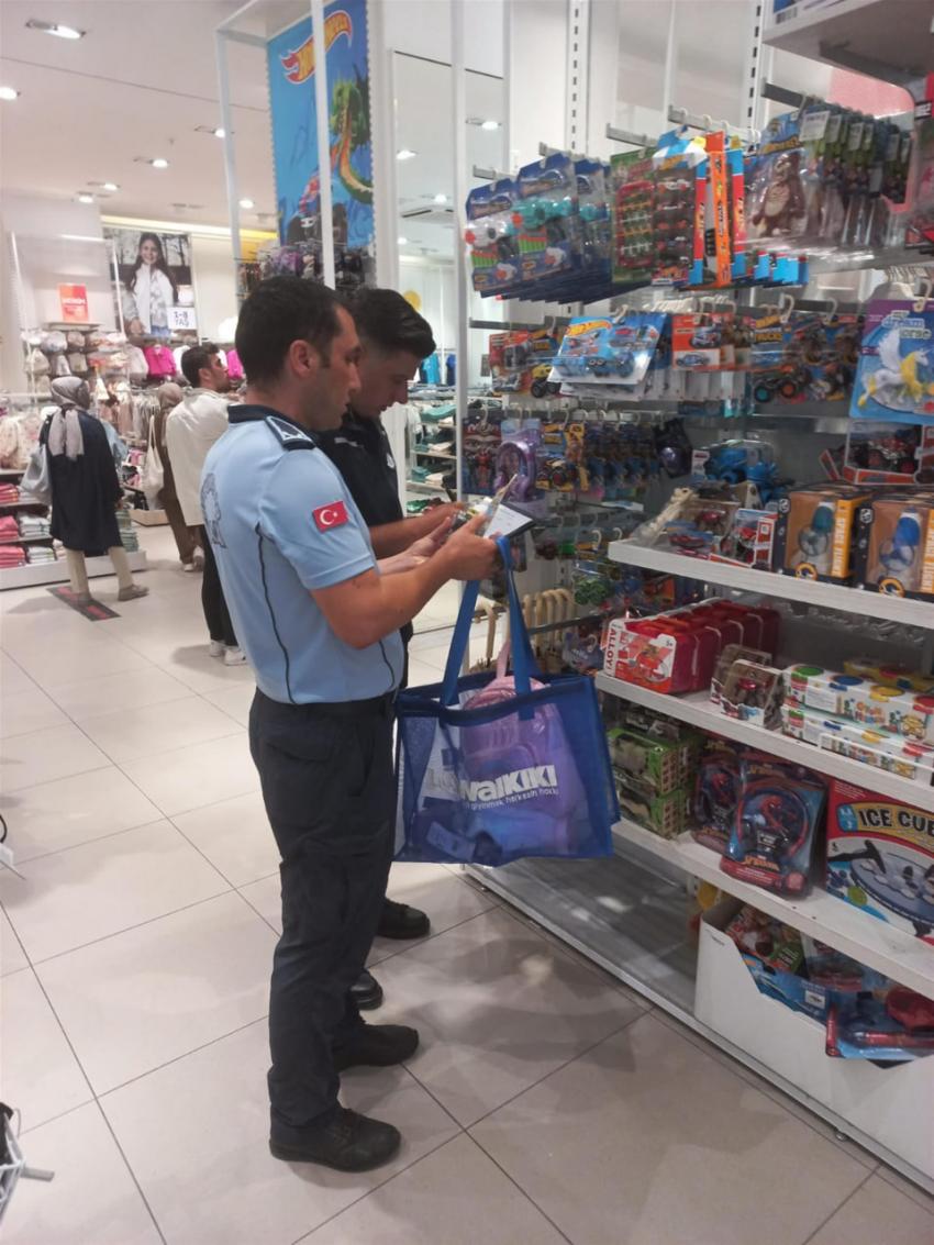 Büyükşehir Zabıtasından okul alışverişi mesaisi