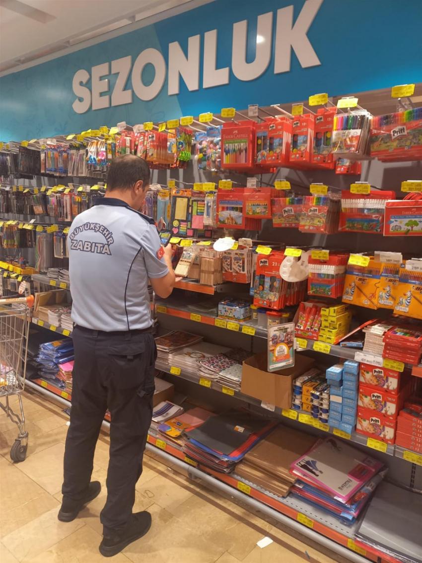 Büyükşehir Zabıtasından okul alışverişi mesaisi