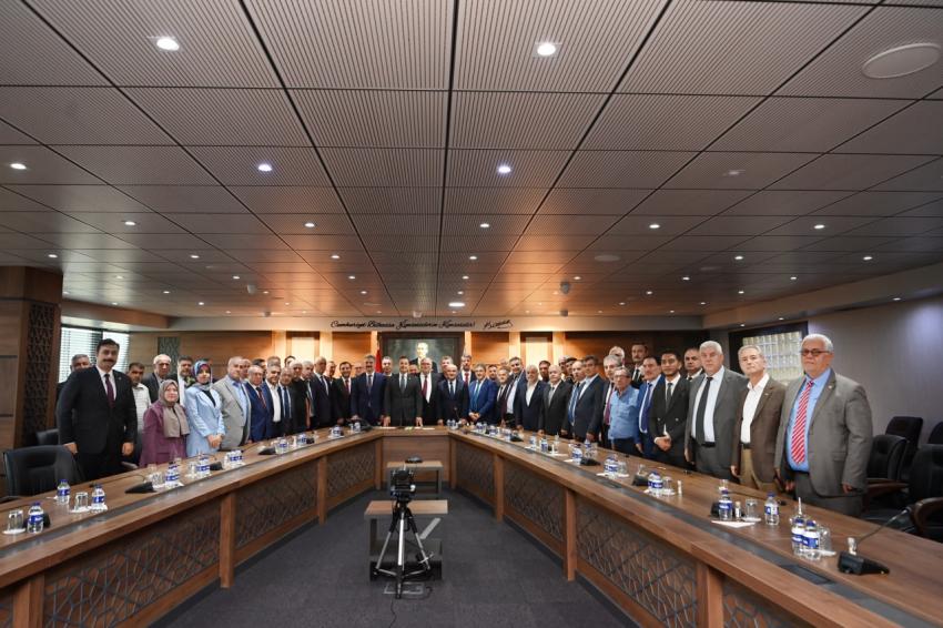 Başkan Akın: Derdimiz esnafımızın yüzünü güldürmek