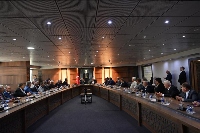 Başkan Akın: Derdimiz esnafımızın yüzünü güldürmek