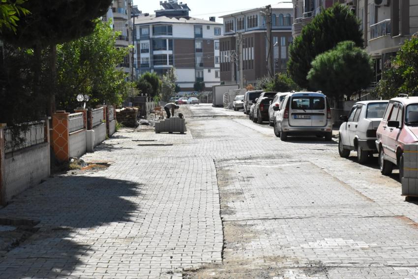 Edremit’te yol çalışmaları devam ediyor