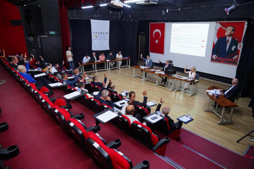 AYVALIK BELEDİYESİ 2025 YILI BÜTÇESİ: 1 MİLYAR 700 MİLYON...