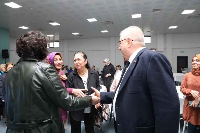 Edremit Belediyesi kadınların yanında..