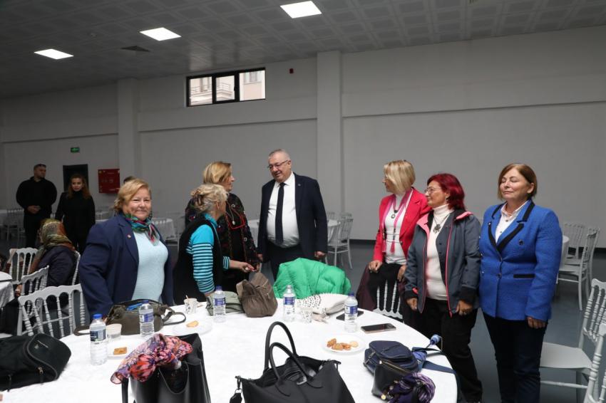 Edremit Belediyesi kadınların yanında..