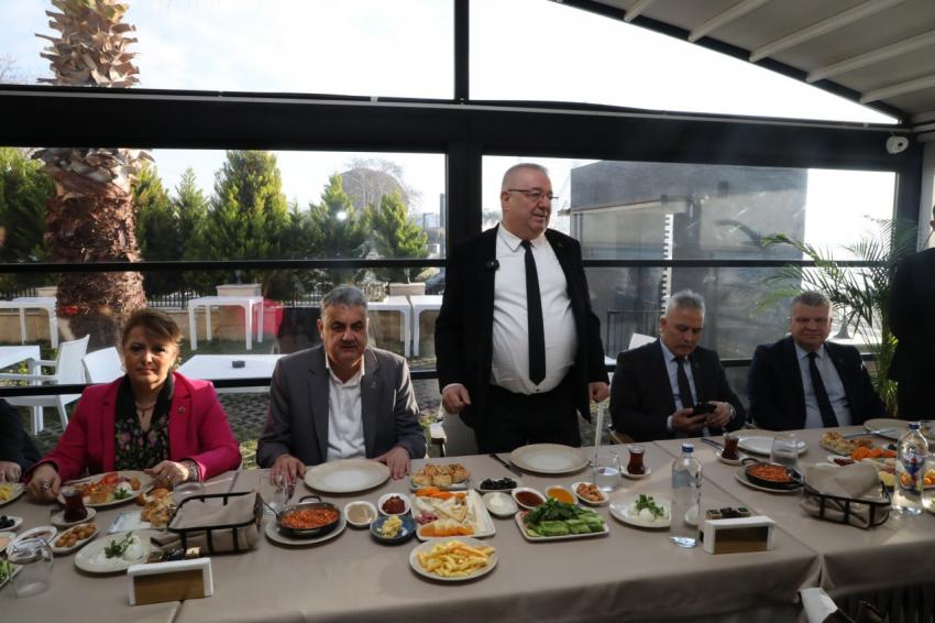 Başkan Ertaş’tan gazetecilerle bir araya geldi