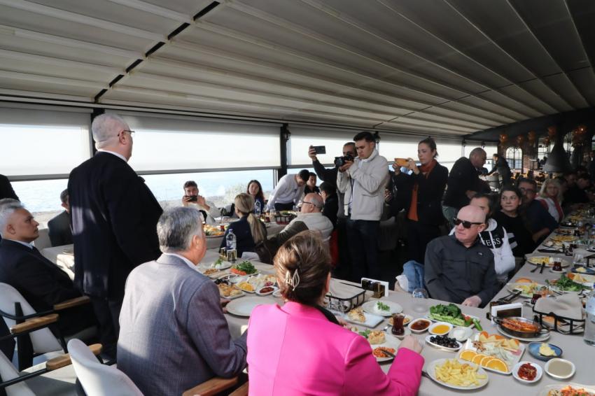 Başkan Ertaş’tan gazetecilerle bir araya geldi