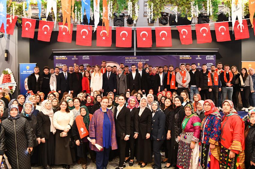 AK Parti Balıkesir İl Kadın Kolları 7. Olağan Kongresi büyük partililerin yoğun katılımıyla coşkuyla gerçekleştirildi. 