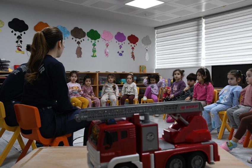 Büyükşehir’den öğrenci ve personele yangın eğitimi