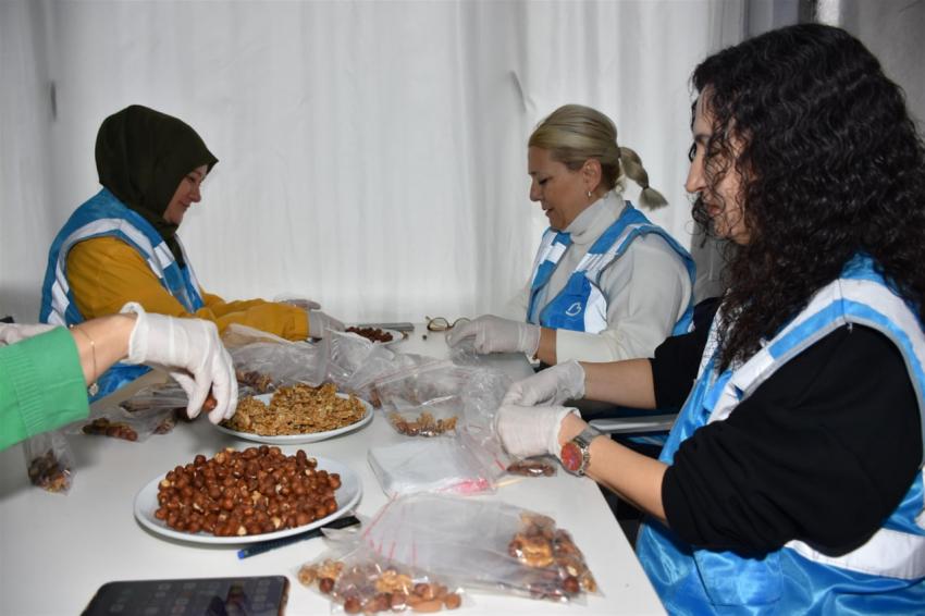 Balıkesir’de beslenme çantaları büyükşehir desteğiyle doluyor