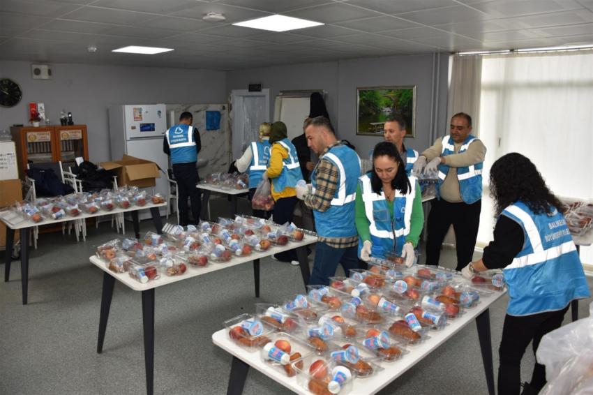 Balıkesir’de beslenme çantaları büyükşehir desteğiyle doluyor