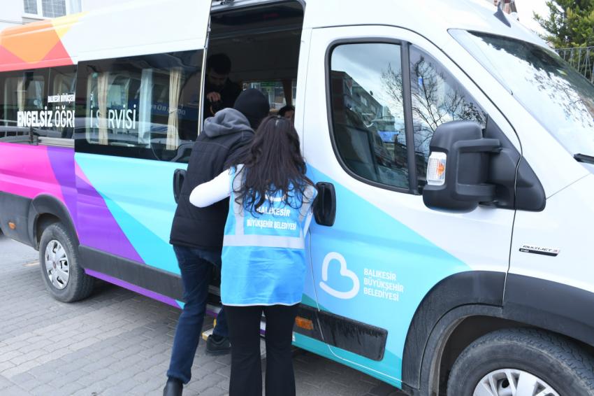 Balıkesir’de engeller birlikte aşılıyor