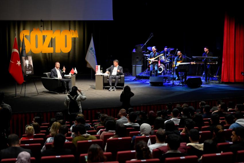 Akın’dan gençlere: “Mustafa Kemal’in askeri bir kardeşinizim”