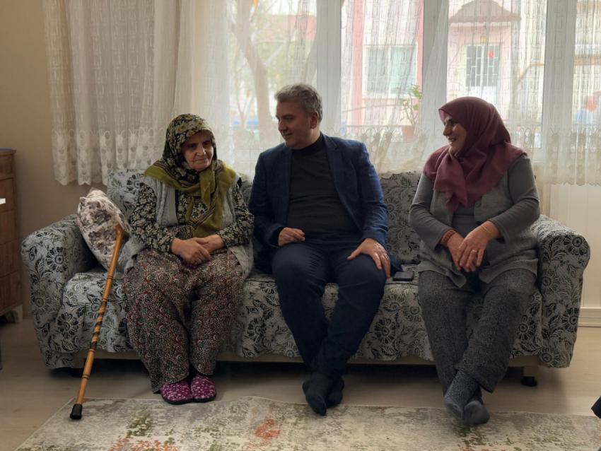 Mustafa Canbey, Balıkesir’i Karış Karış Gezmeye Devam Ediyor