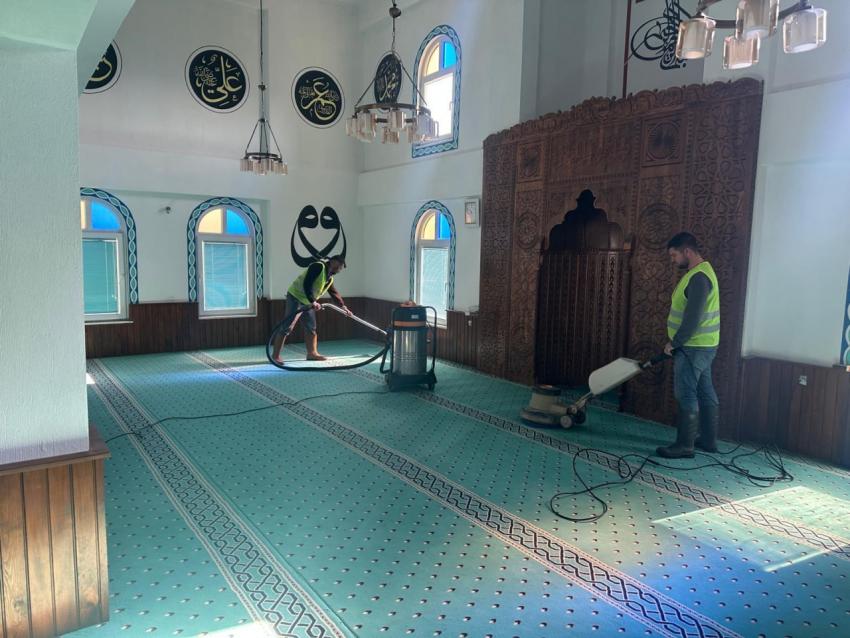 GÖMEÇ’TE RAMAZAN AYI ÖNCESİNDE CAMİLERDE TEMİZLİK SEFERBERLİĞİ