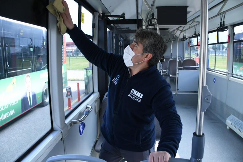 Büyükşehir’den hijyenik ortamda toplu taşıma hizmeti